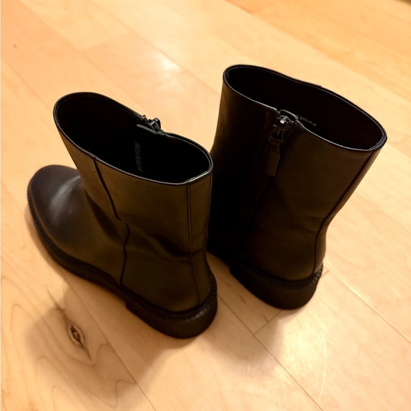 Vince Chelsea Boot - Picture 3 of 7